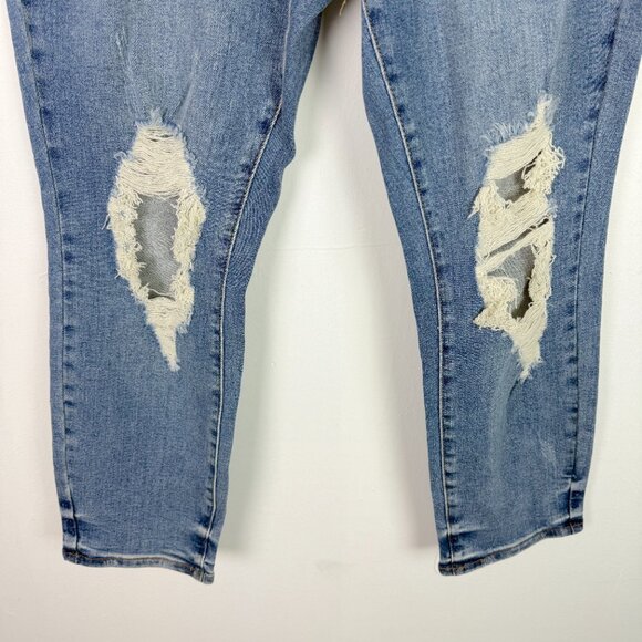 Judy Blue Waiting For Tonight Boyfriend Jeans Distressed Size 11/30 EUC - Picture 4 of 11